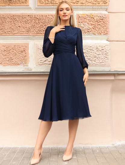 Шифоновое платье макси с утягивающей драпировкой  (темно-синее)  